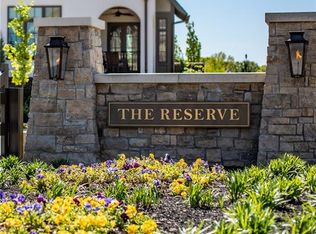 9340 Juniper Reserve Dr, Prairie Village, KS 66207