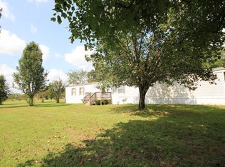 2045 Stag Park Rd, Burgaw, NC 28425