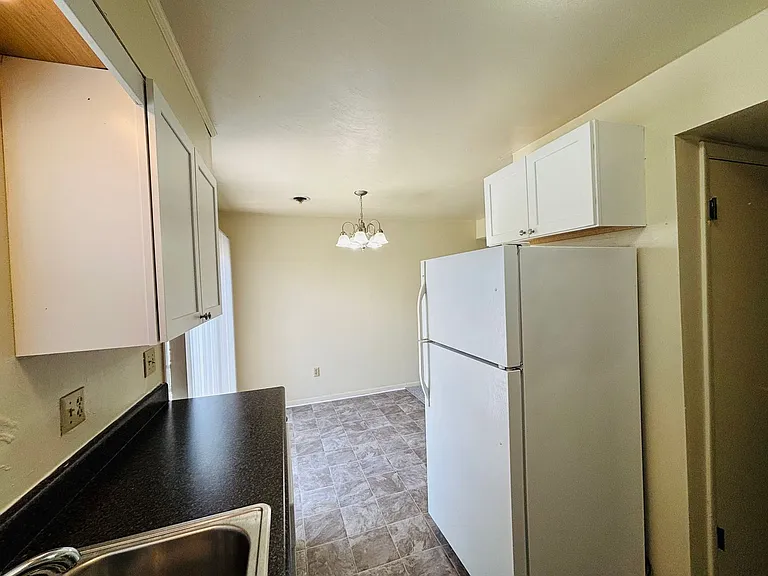 323 New Kent Rd — Photo 10