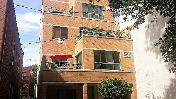 2nd image of 2576 36th St #1F