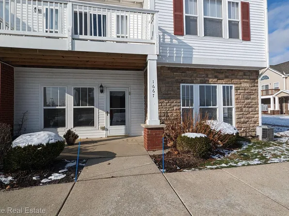 1667 Welland St, Howell, MI 48855