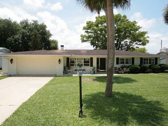 1st image of 43 Fairway Cir