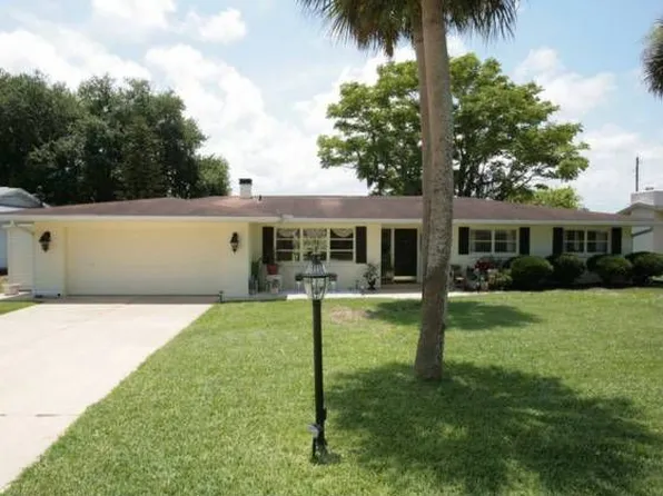 43 Fairway Cir, New Smyrna Beach, FL 32168