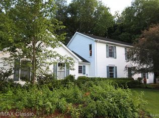 3549 Clark Cir, Commerce Township, MI 48382