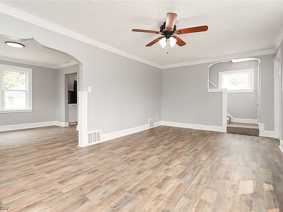 4th image of 12318 Kirton Ave