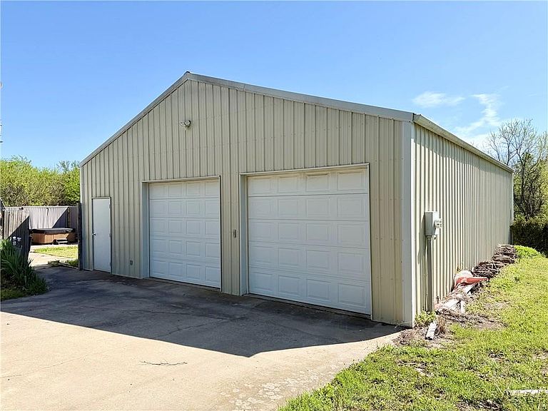 Listing photo 4