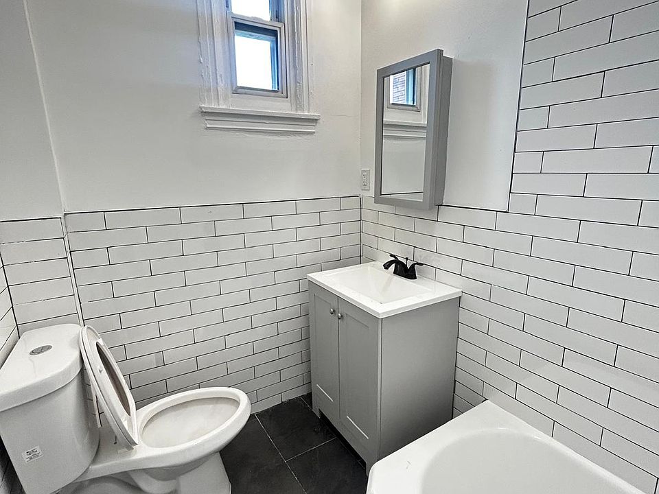 2nd image of 1111 W Lehigh Ave #5