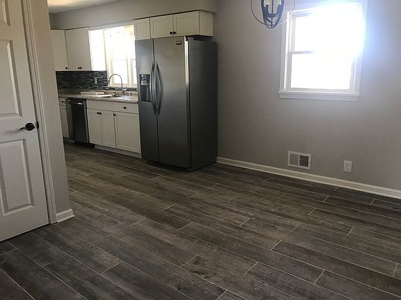 3rd image of 135 Dennis Dr