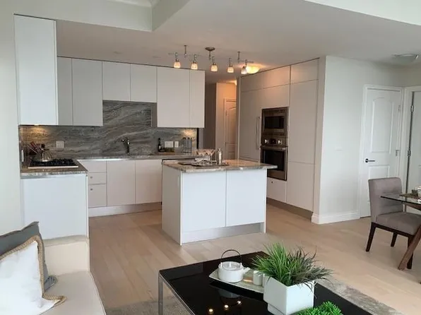 175 Victory Ship Way #904, North Vancouver, BC V7L 0G1