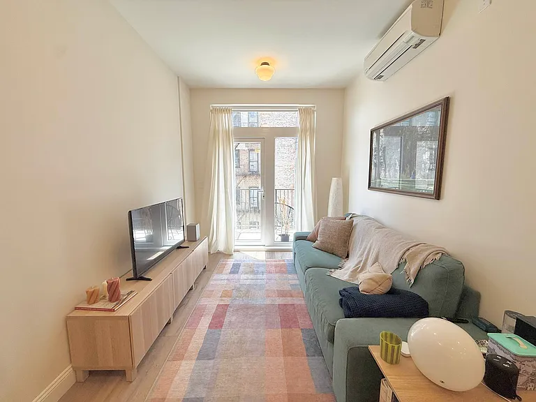 270 Sullivan Pl #2C — Photo 2