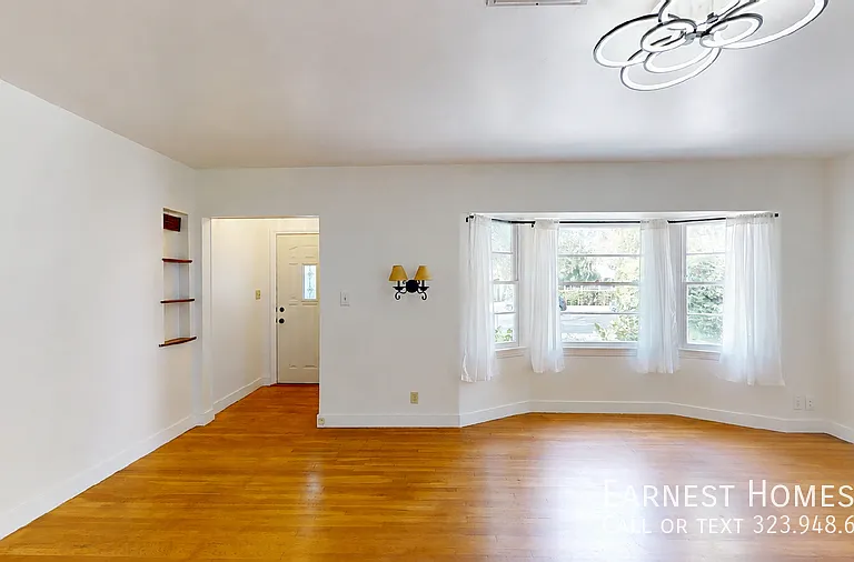14920 Hesby St — Photo 2