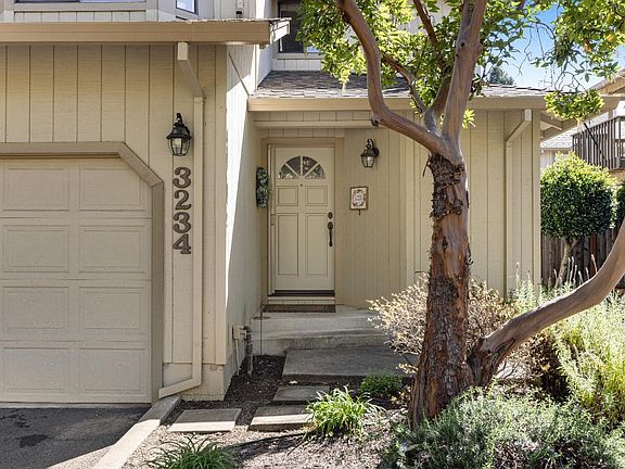 3rd image of 3234 Villa Lane