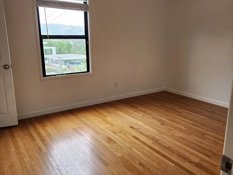 4490 Pomona Ave — Photo 4