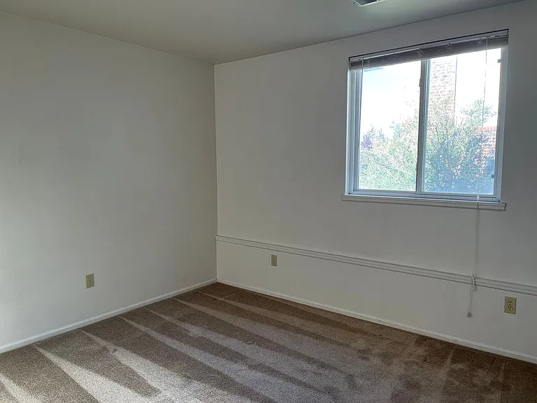 147 Brookfield Court — Photo 7