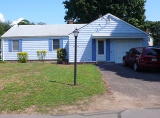 55 Overshores Dr W, Madison, CT 06443