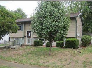 612 N Hibbard St, Staunton, IL