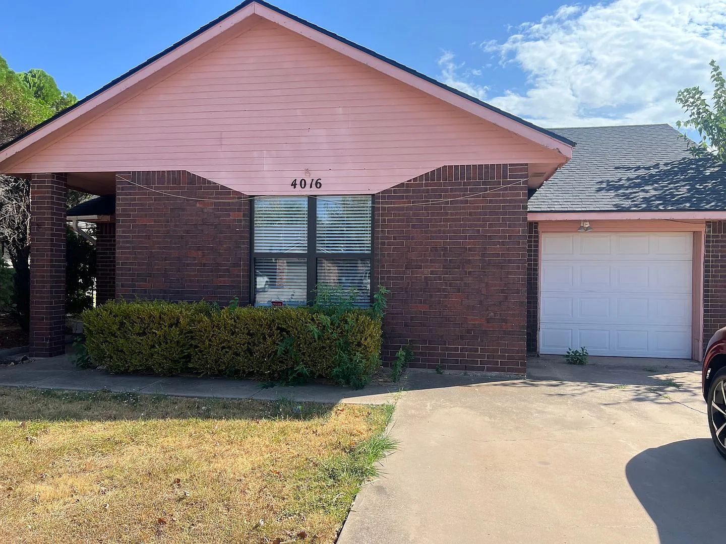 4016 SW Sunflower Lane — Photo 1