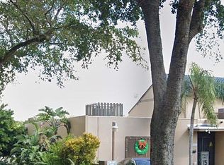 15925 Kingsmoor Way, Miami Lakes, FL 33014