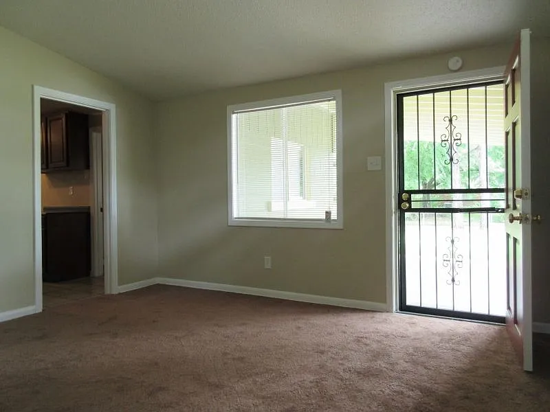 Building Photo - 4923 Cloister Ave