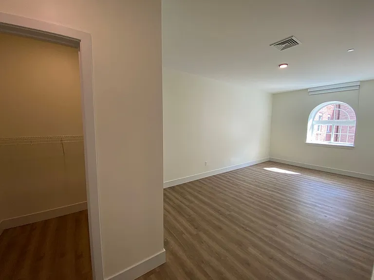 One Park Apartments — Photo 108