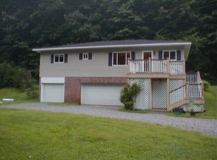 1649 Childress Rd, Alum Creek, WV 25003