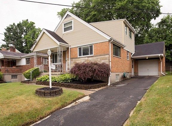 2nd image of 6417 Aspen Way