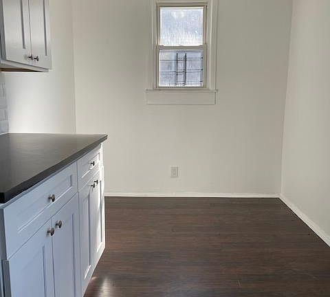 3rd image of 149 Hawthorne Ave #3