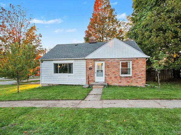 301 N East St, Fenton, MI 48430
