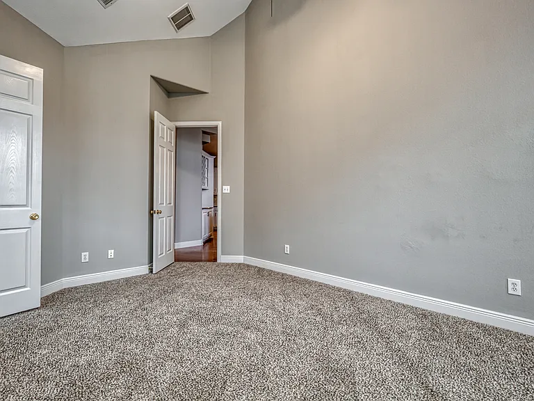 6533 Riveredge Dr — Photo 50