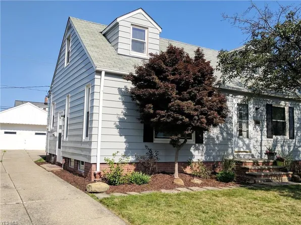 1362 Commonwealth Ave, Mayfield Heights, OH 44124