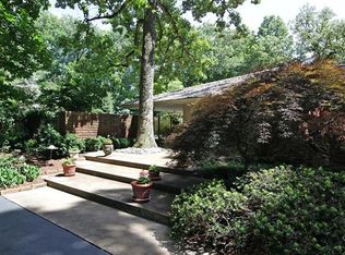 40 Portland Dr, Saint Louis, MO 63131