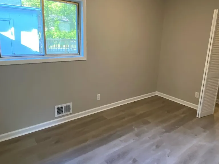 493 Woods Dr NW — Photo 2