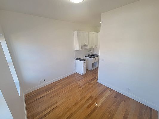 3rd image of 240 W 10th St #61