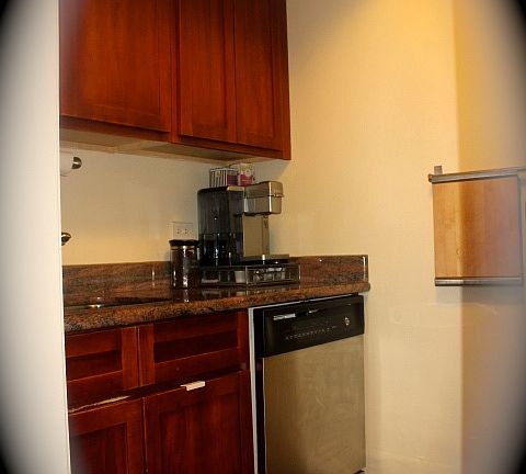 5th image of 850 Howard Ave APT 6E