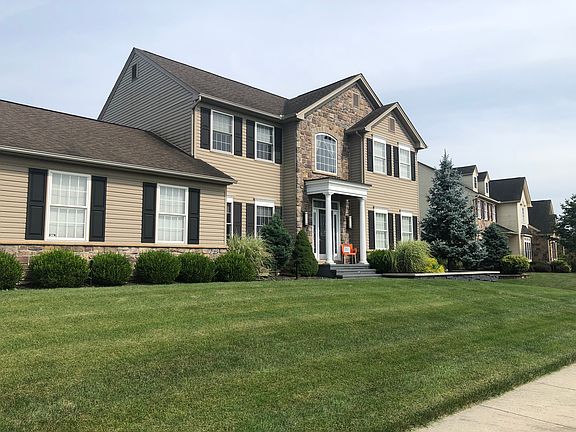 3rd image of 4509 Steeplechase Dr