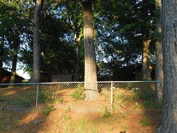 4th image of 2320 Midway Dr