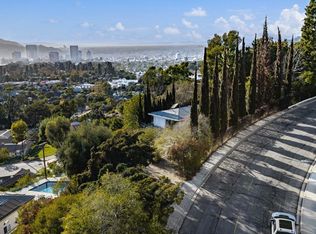 949 Avonoak Ter, Glendale, CA 91206