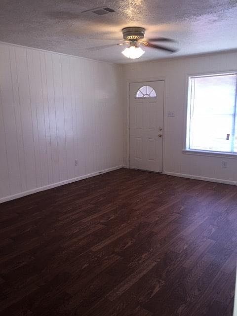 1st image of 3104 Longleaf Dr
