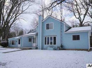 927 Covert Rd, Leslie, MI 49251