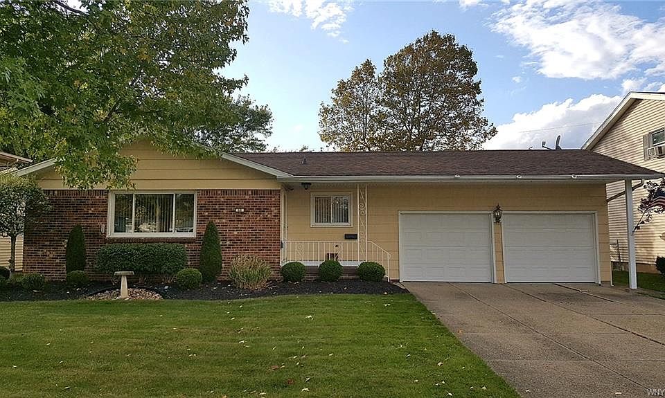 1st image of 68 Brooklane Dr