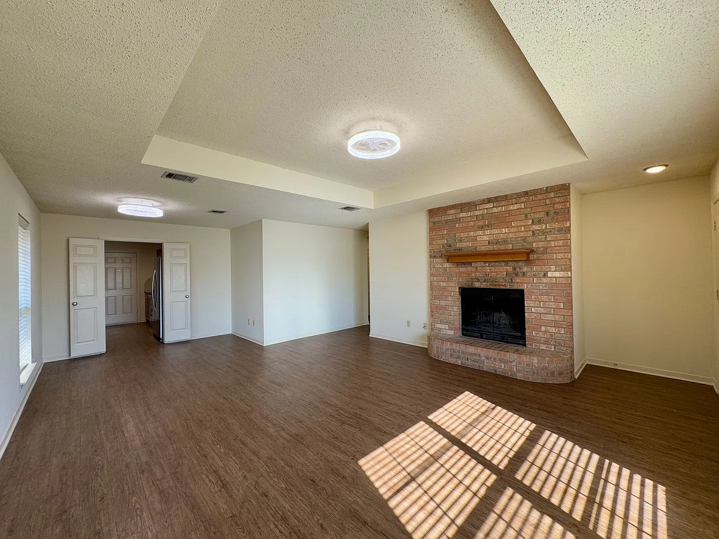 Duplex — Photo 2