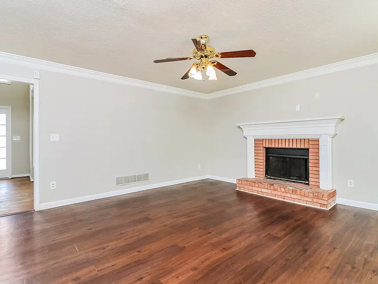 2446 Letha Ln SW — Photo 7