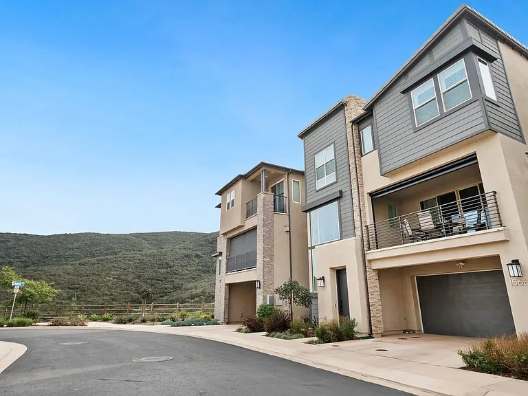 15681 Rennyson Way — Photo 6