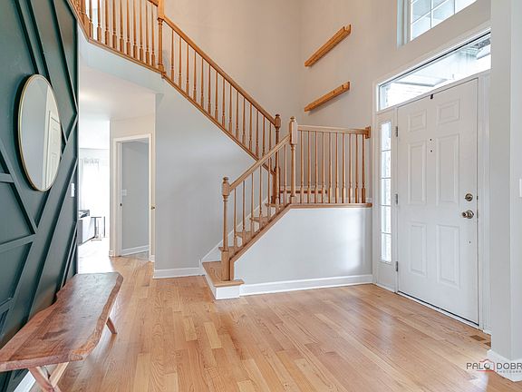 3rd image of 352 Fairfax Ln
