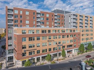 301 N Neil St #90, Champaign, IL 61820