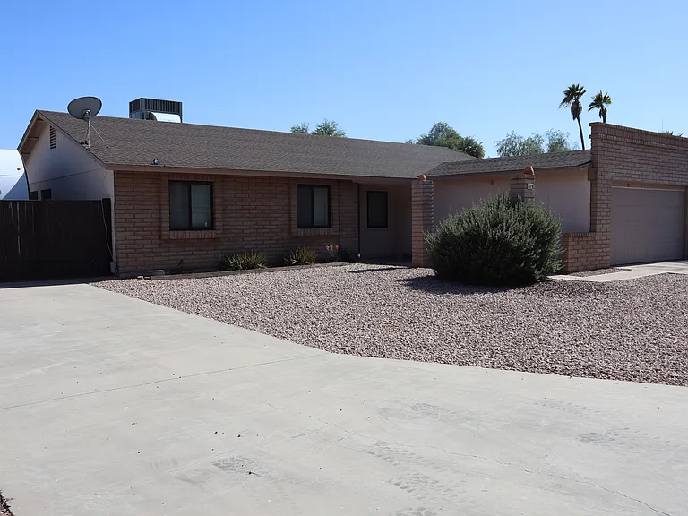 419 E Rosemonte Dr — Photo 1
