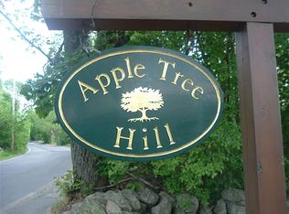 10 Apple Tree Hill Rd, Hopkinton, MA 01748