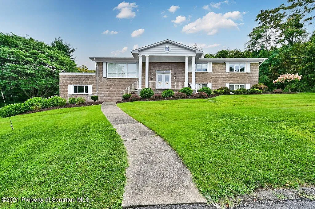 100 Marjorie Dr photo 1