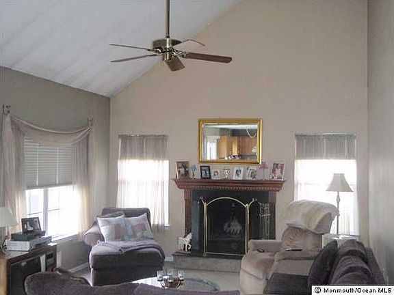 4th image of 23 Isabella Dr