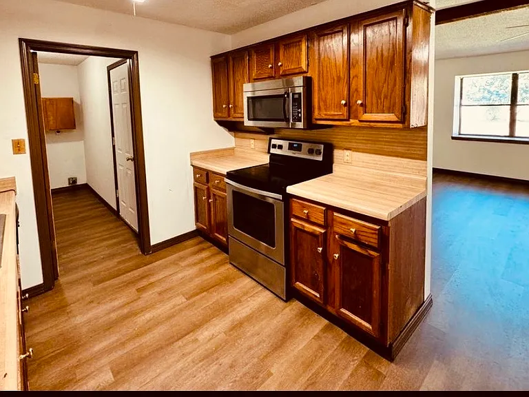 220 Long Beach Dr — Photo 14